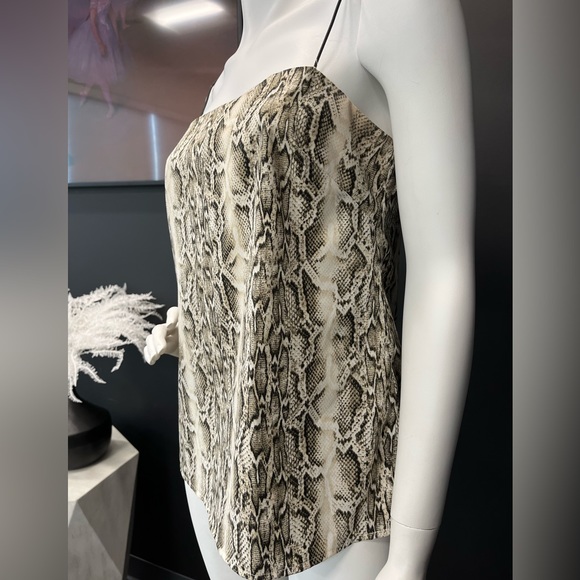 Madison the Label top. - Picture 2 of 4